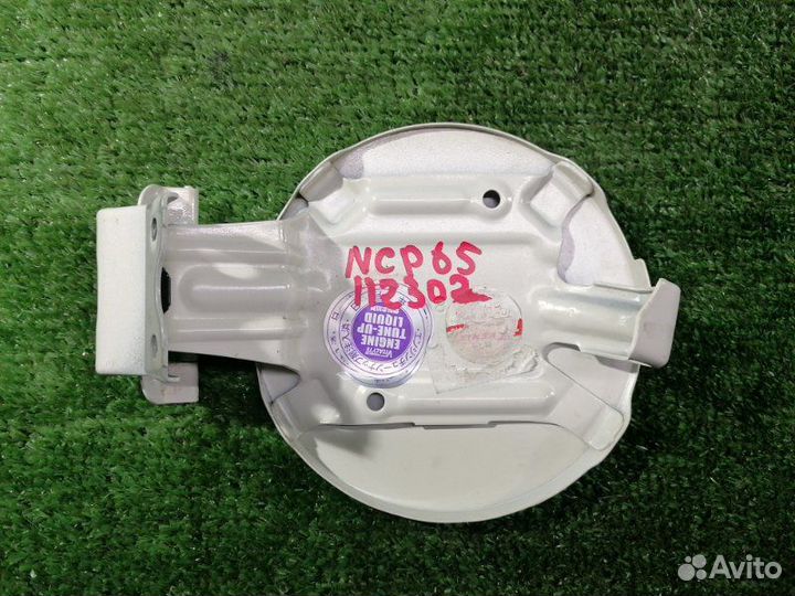 Крышка топливного бака Toyota Ist NCP65 1NZ-FE