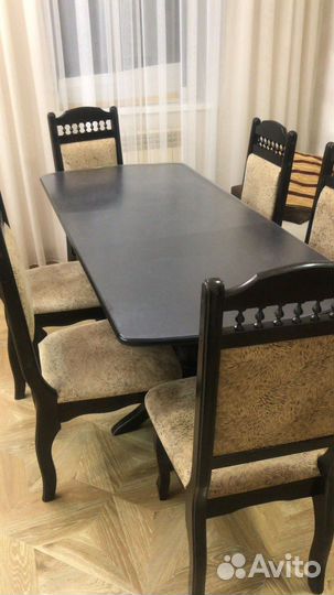 Стол и стулья