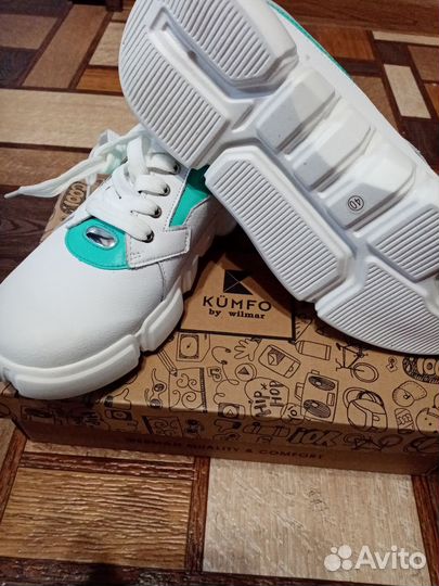 Кроссовки женские Kumfo