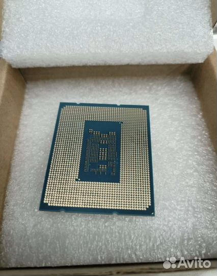 Процессор i3 12100f