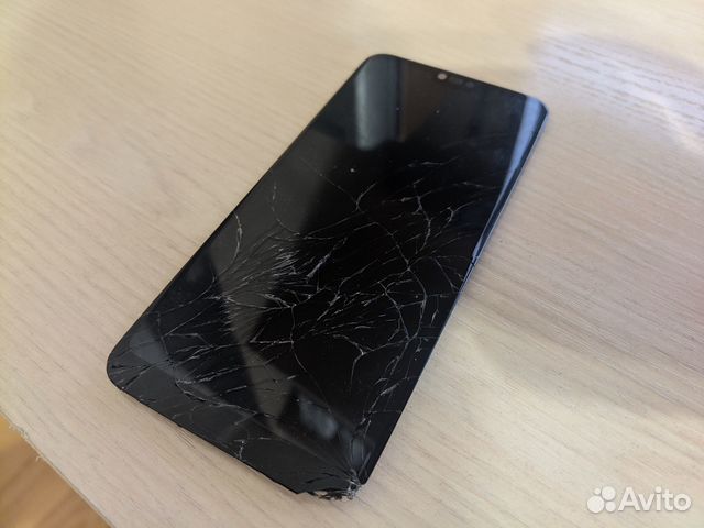 Экран Honor 10