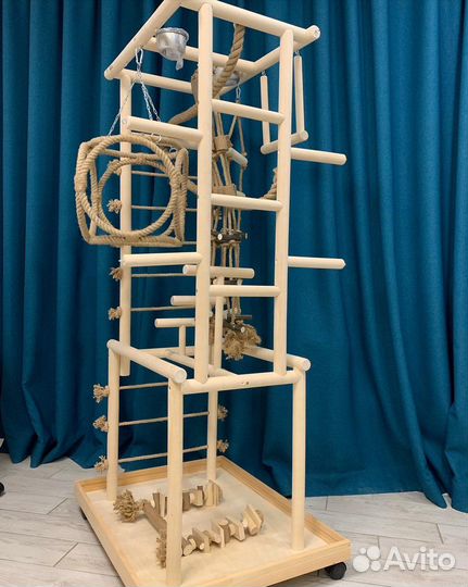 Игровой комплекс для крупного попугая