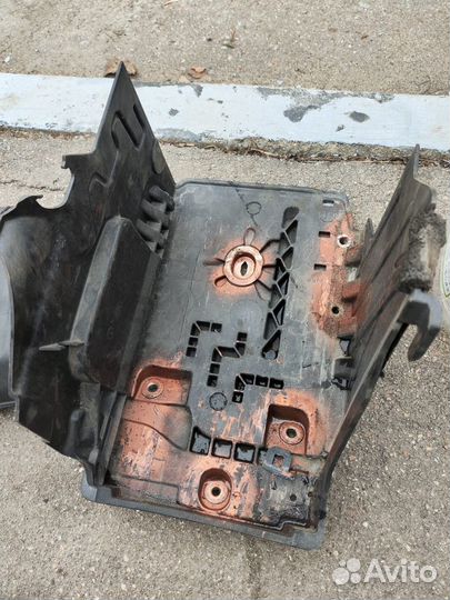 31299569 Volvo Крепление АКБ (корпус/подставка/пол