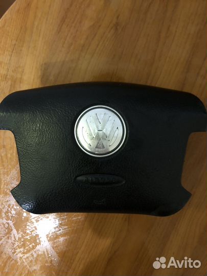 Подушка безопасности водителя Volkswagen Jetta 4