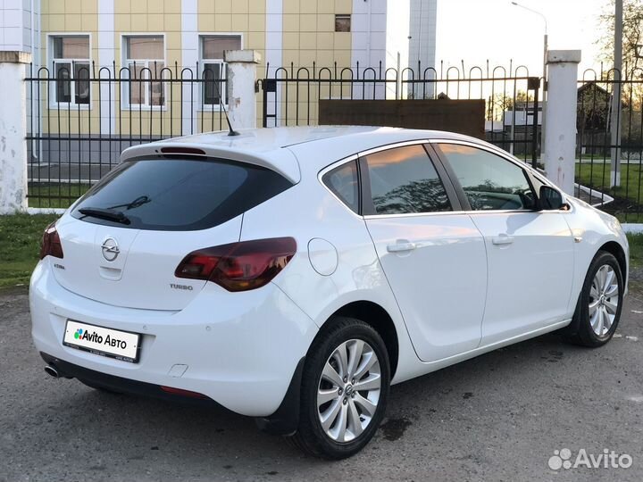 Opel Astra 1.4 МТ, 2011, 194 000 км