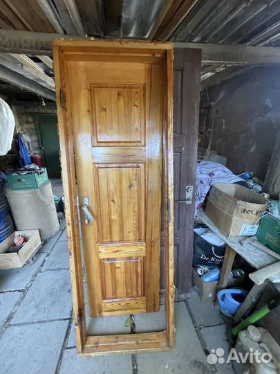 Дверь деревянная