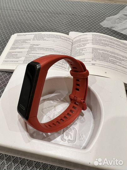 Смарт браслет Huawei Band 4