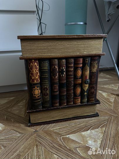 Сундук декоративный