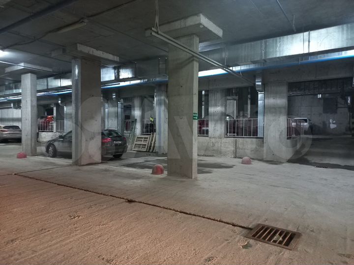 Машиноместо, 14 м²