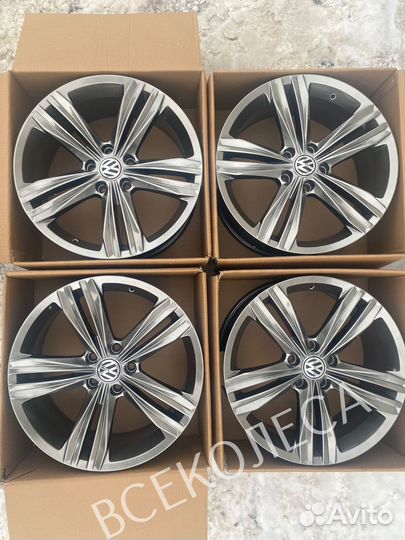 Sebring r19 8,5j et 38 dia 57,1 tiguan диски