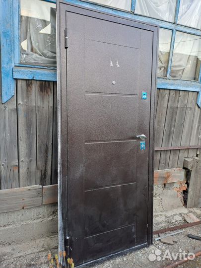 Дверь входная металлическая