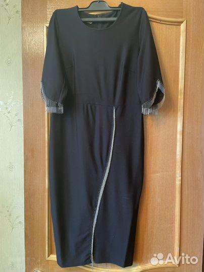 Много новых разных платьев