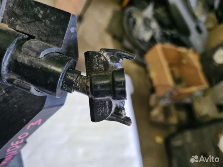 Форсунка омывателя фар Ford Mondeo 3