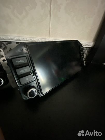 Штатная магнитола Kia Rio 4