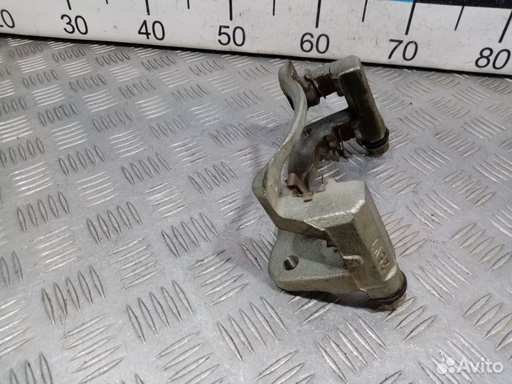 Б/У Скоба суппорта переднего левого#001