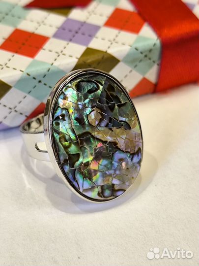 Кольцо с инкустацией гелиотисом