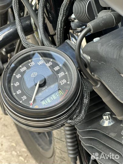 Harley-Davidson Iron 883