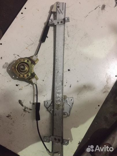 Стеклоподъемник. Митсубиси space runner