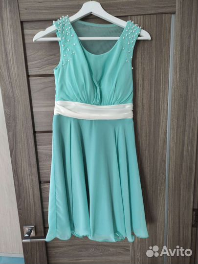 Белый школьный фартук и платье