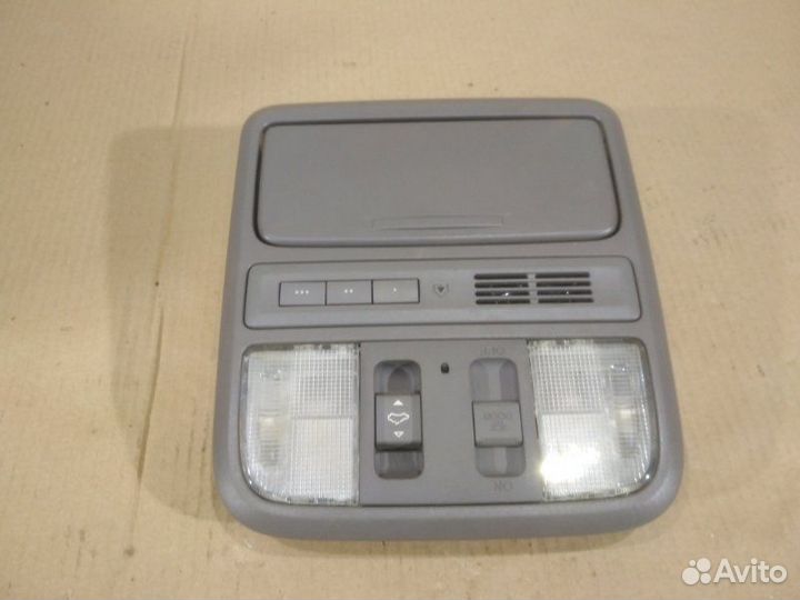 Фонарь салона (плафон) передний Honda Pilot II 3.5