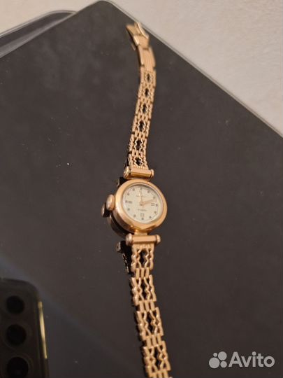 Часы наручные женские чайка СССР, золотые