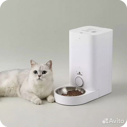 Умная кормушка для кошек и маленьких пород собак
