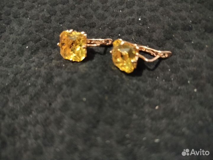 Серьги с большими камнями