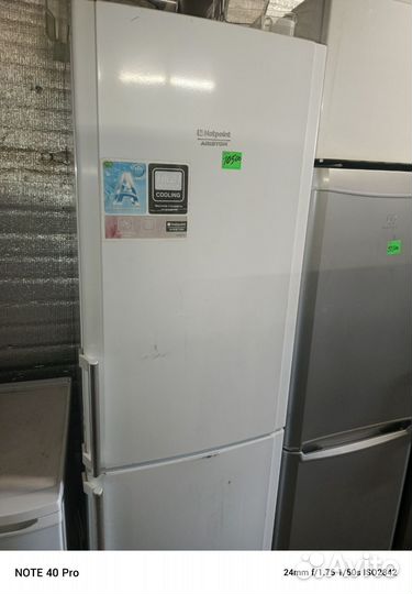 Холодильник бу Hotpoint Ariston