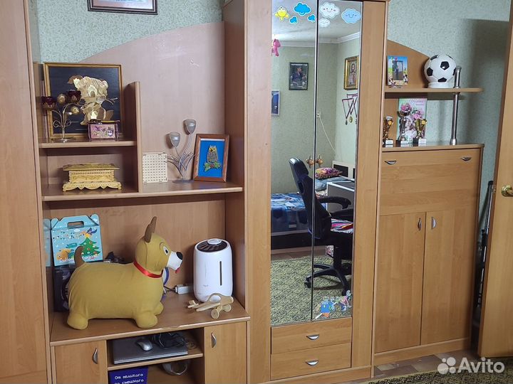 Стенка горка со шкафом в гостинную бу