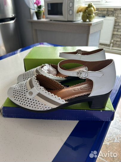 Босоножки женские кожаные 40 размер