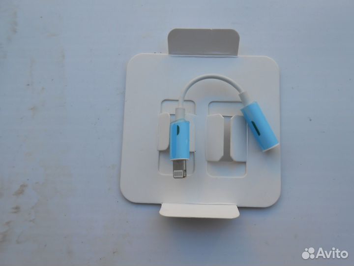 Переходник Apple Lightning - mini jack 3.5