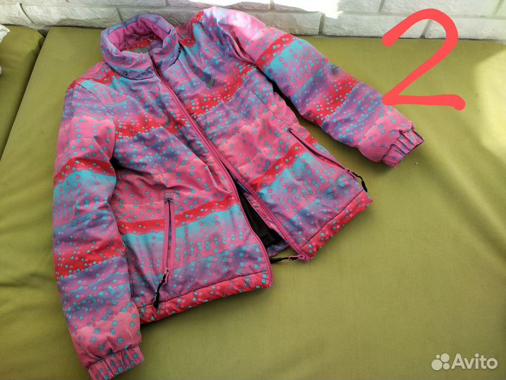 Демисезонная И зимняя верхняя одежда на девочку
