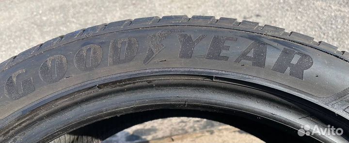 Goodyear Vector 4Seasons Gen-3 SUV 245/45 R19