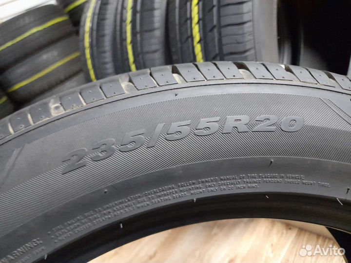 Roadstone N'Fera RU5 235/55 R20