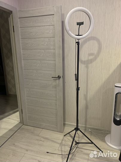 Кольцевая лампа со штативом диаметр 30см