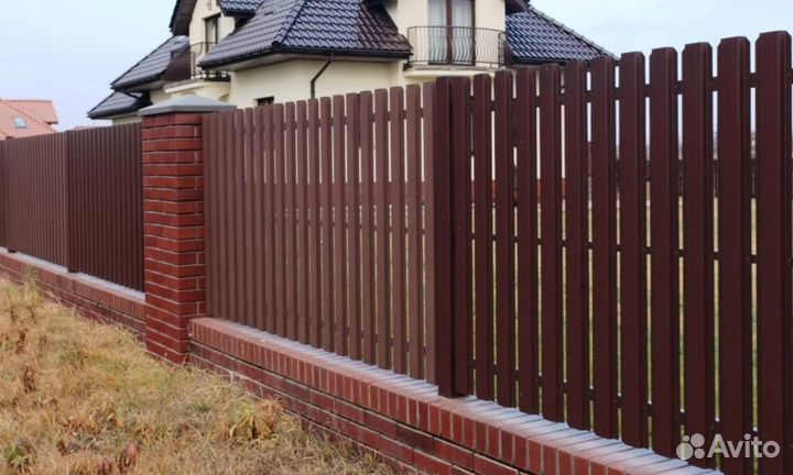 Забор из евроштакетника с гарантией качественно