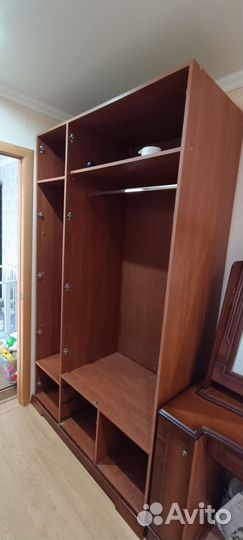 Шкаф