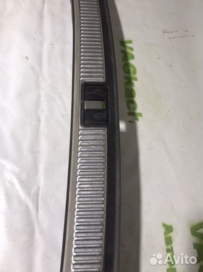 Накладка багажника audi a4 b6. 8e9864483