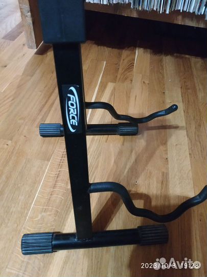 Стойка для гитары