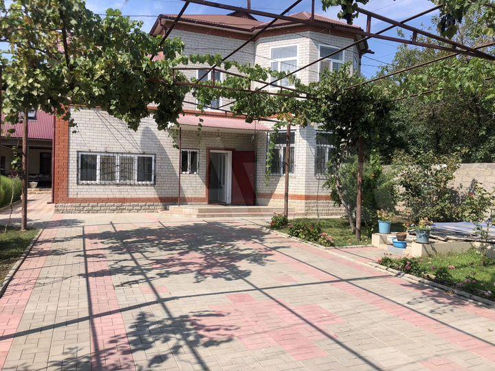 Дом 182 м² на участке 5 сот.