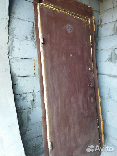 Дверь входная металлическая