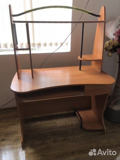 Компьютерный стол