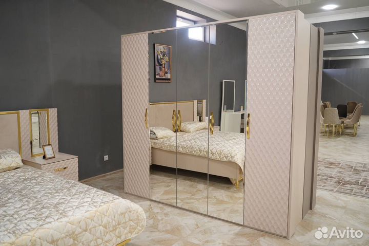 Спальный гарнитур Лара люкс в наличии