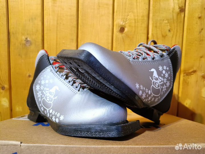 Лыжные ботинки