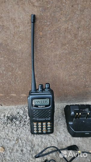 Радиостанция Yaesu FT-60R