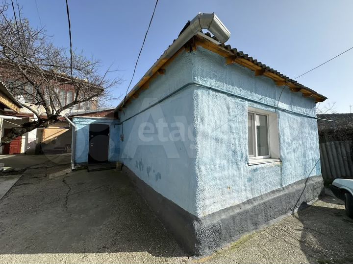 2-к. квартира, 43 м², 1/1 эт.