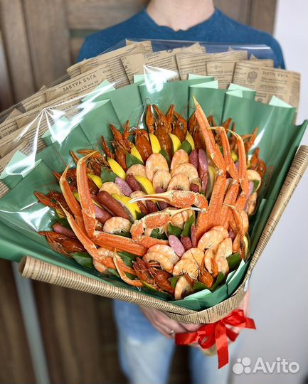 Мужские букеты съедобные из колбас,раков,креветок