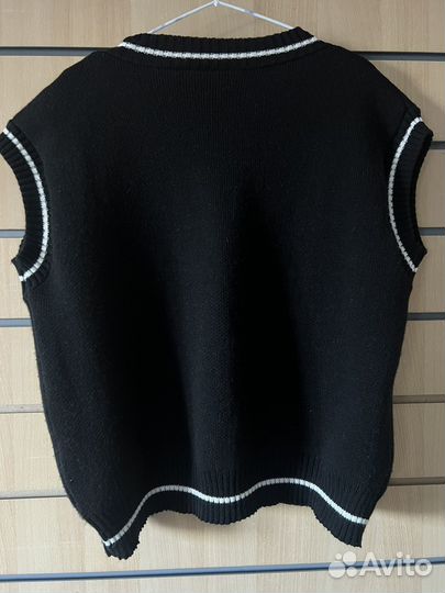 Жилетка женская вязаная