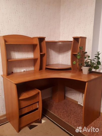 Компьютерный стол