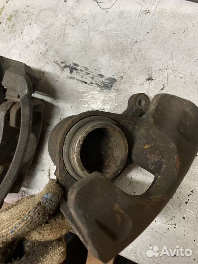 Суппорта передние lacetti